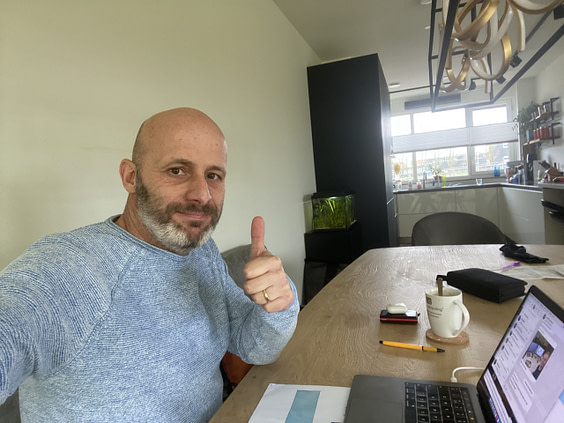 edwin thuis aan het werk